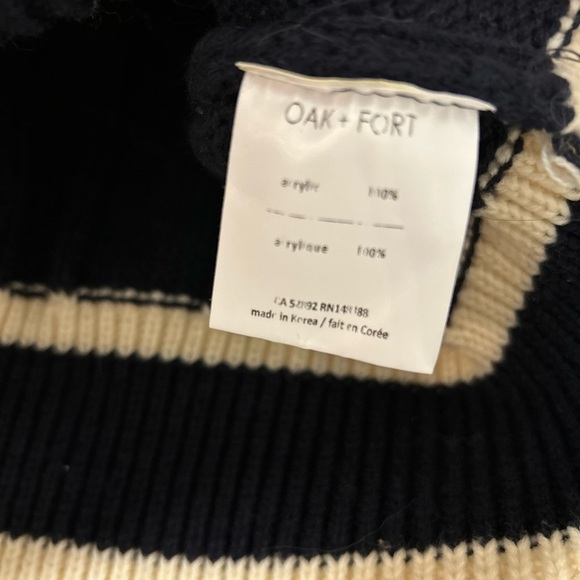 OAK + FORT Oversized Boxy Cableknit Academia V-Neck Sleeveless Sweater Vest - Picture 3 of 4